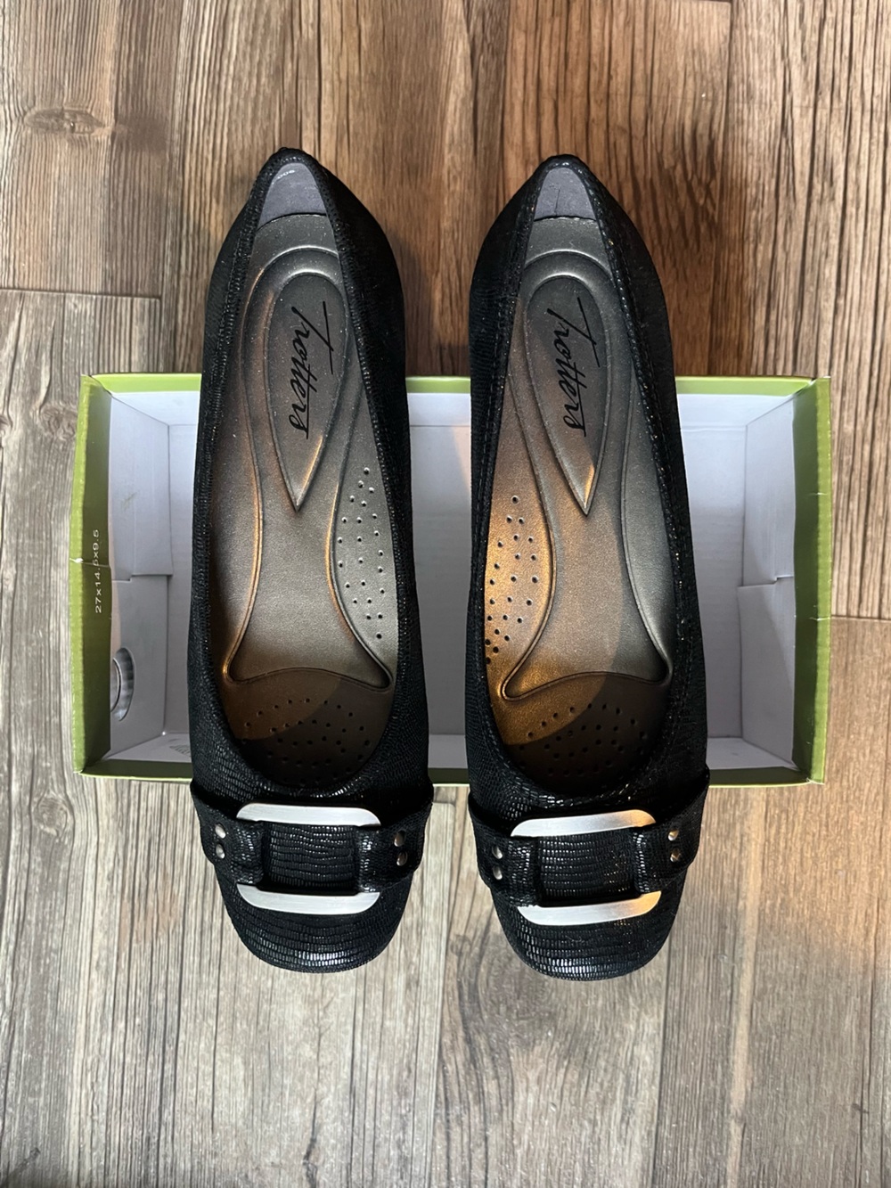 NIB NWT Trotters Sizzle in Black Patent Suede - size 7.5 NARROW - Picture 5 of 9